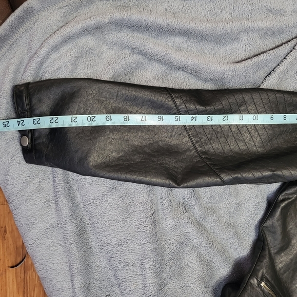 J2 by Jou Jou cropped faux leather jacket women's large - Picture 5 of 9